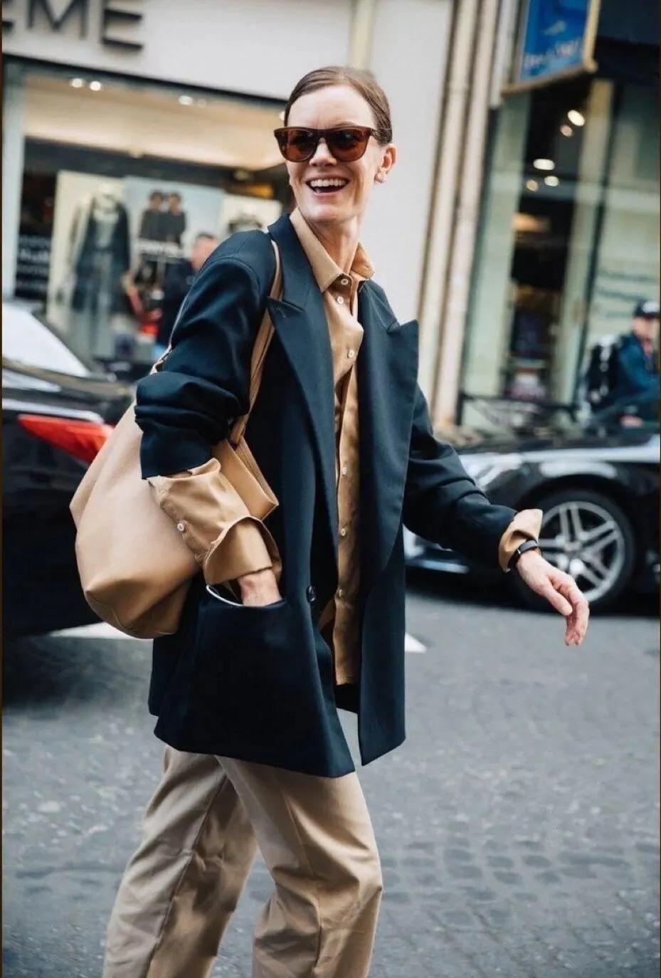 懂得时尚的女人才是完美的女人,有态度有城府的女人