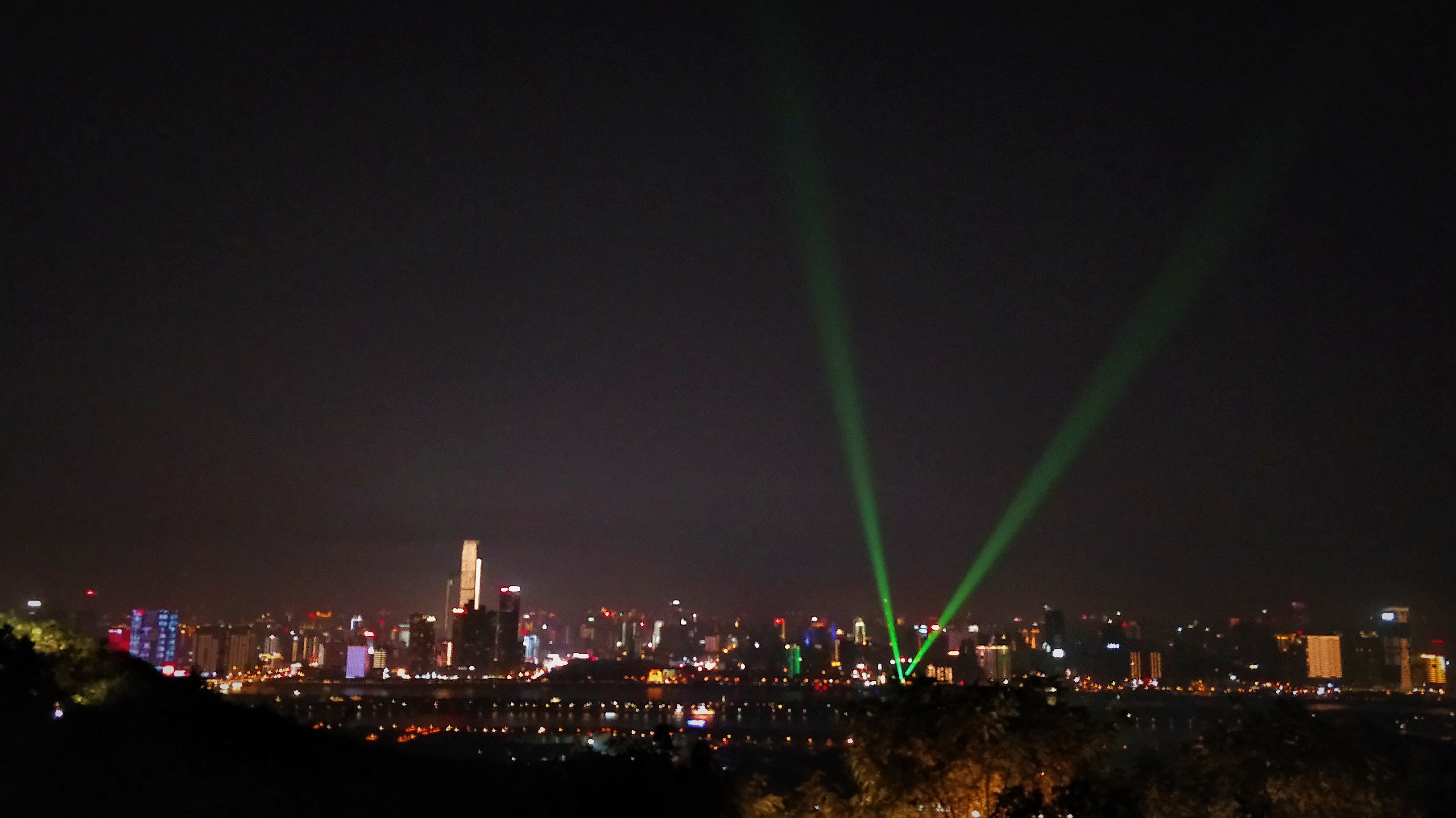 南岳72峰白云峰,南岳72峰之一聚湖峰