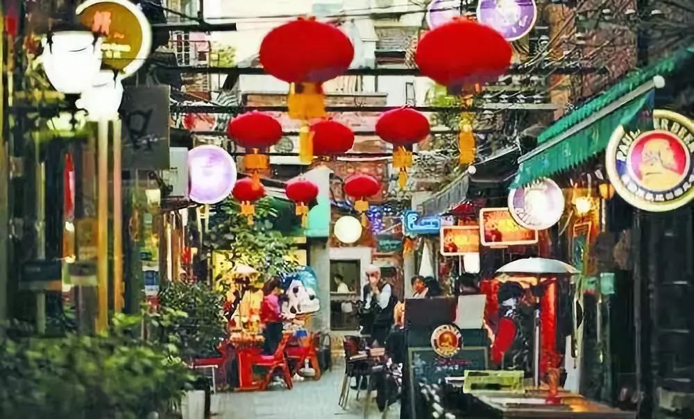 疯狂刷屏！夜晚24:00的上海街头，藏着另一幅面孔…