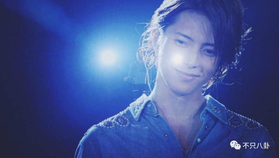 带未成年少女喝酒开房？他这次翻车好彻底啊