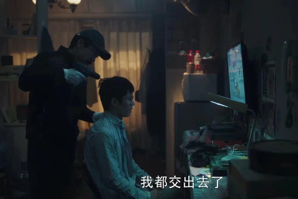 《扫黑风暴》泄漏了，网友宁愿买盗版，盗版网站是如何盈利的？