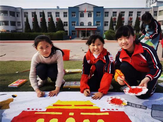 翰墨寄真情丹青颂英烈绘画线稿,翰墨寄真情丹青颂英烈简笔画