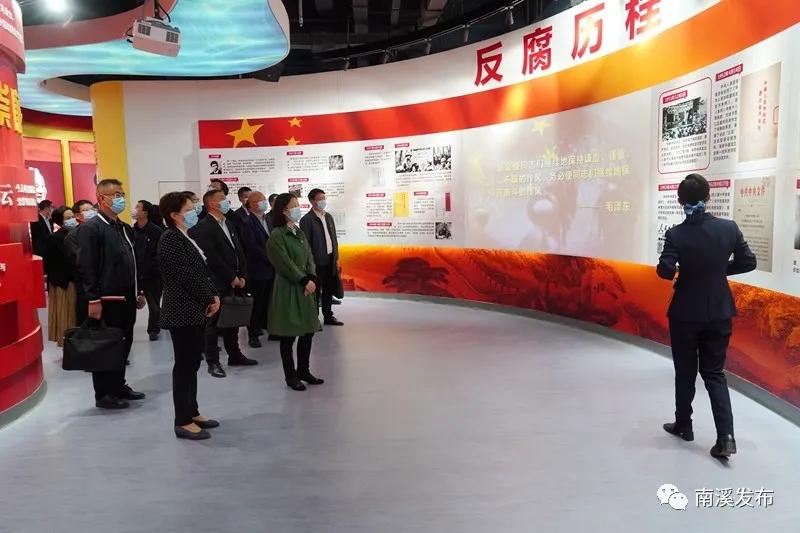 栉风沐雨一百年砥砺前行谱华章,栉风沐雨秉初心砥砺奋进谱华章