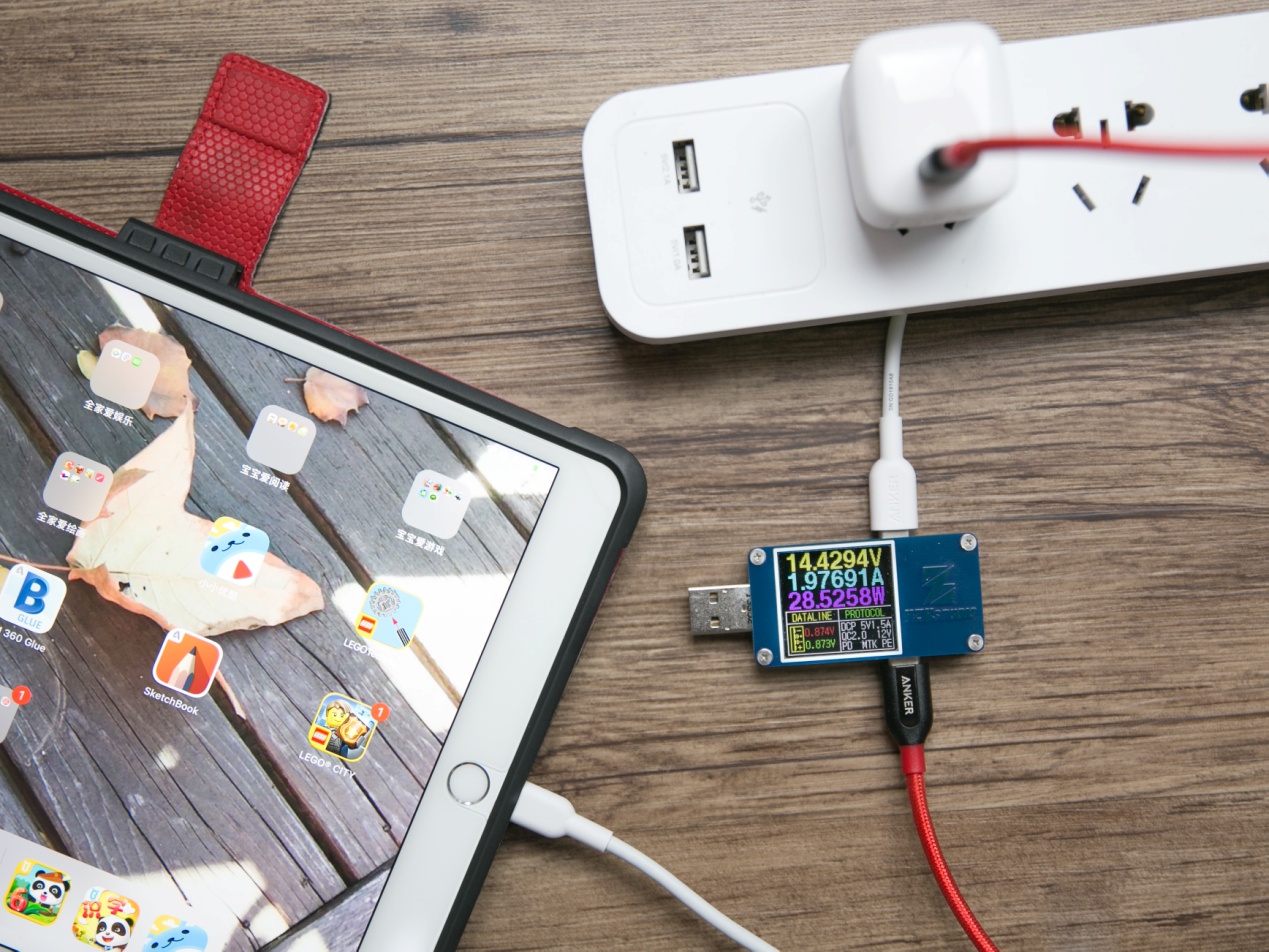 anker30w充电器对比苹果18w充电器,anker20w和苹果原装快充