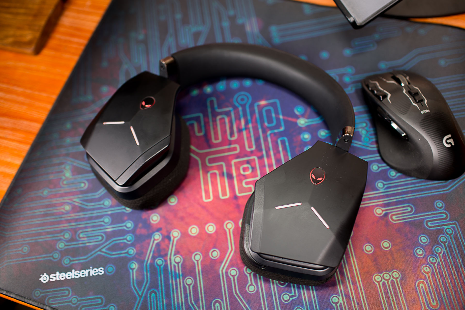 外星人耳机aw988按键介绍,外星人aw988耳机什么时候上市的