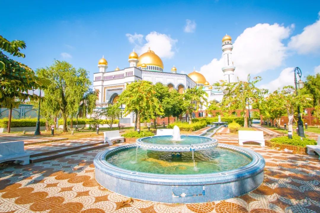 用黄金做房顶，人均5辆车，这个东南亚神秘国度比阿联酋还土豪