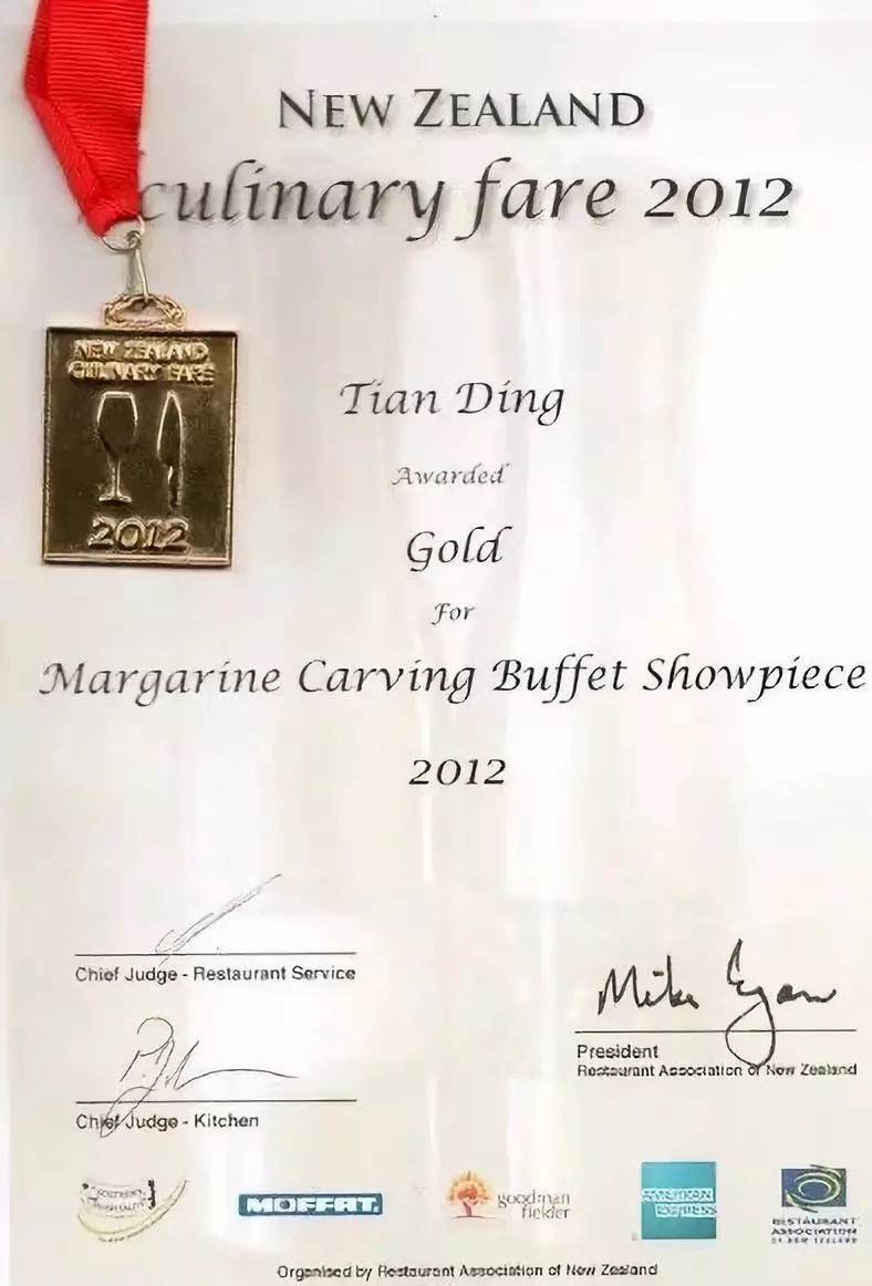 中国小伙去新西兰却横扫对手获得冠军，每份食材在手上都是艺术品