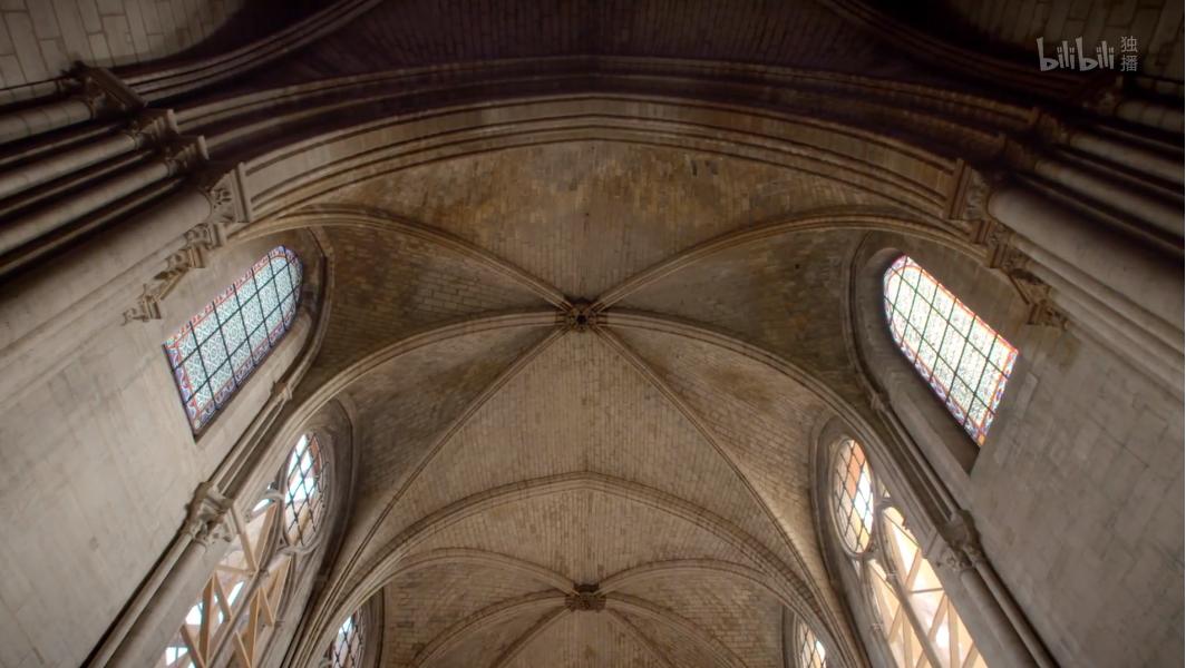 被大火烧毁的法国建筑,法国地标建筑着火