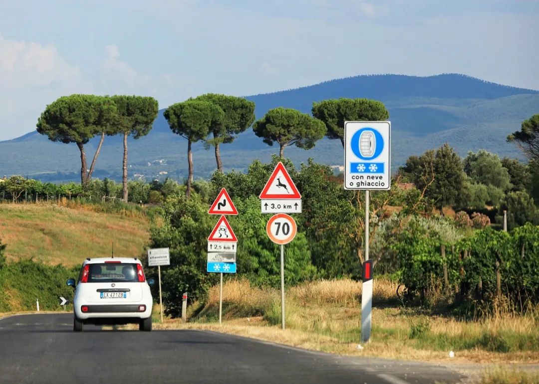 意大利最好的葡萄酒小镇,意大利马纳罗拉小镇盛产葡萄酒