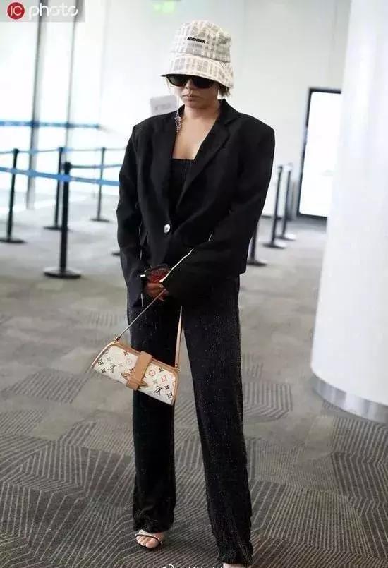 肖战李圣经同屏,李圣经肖战