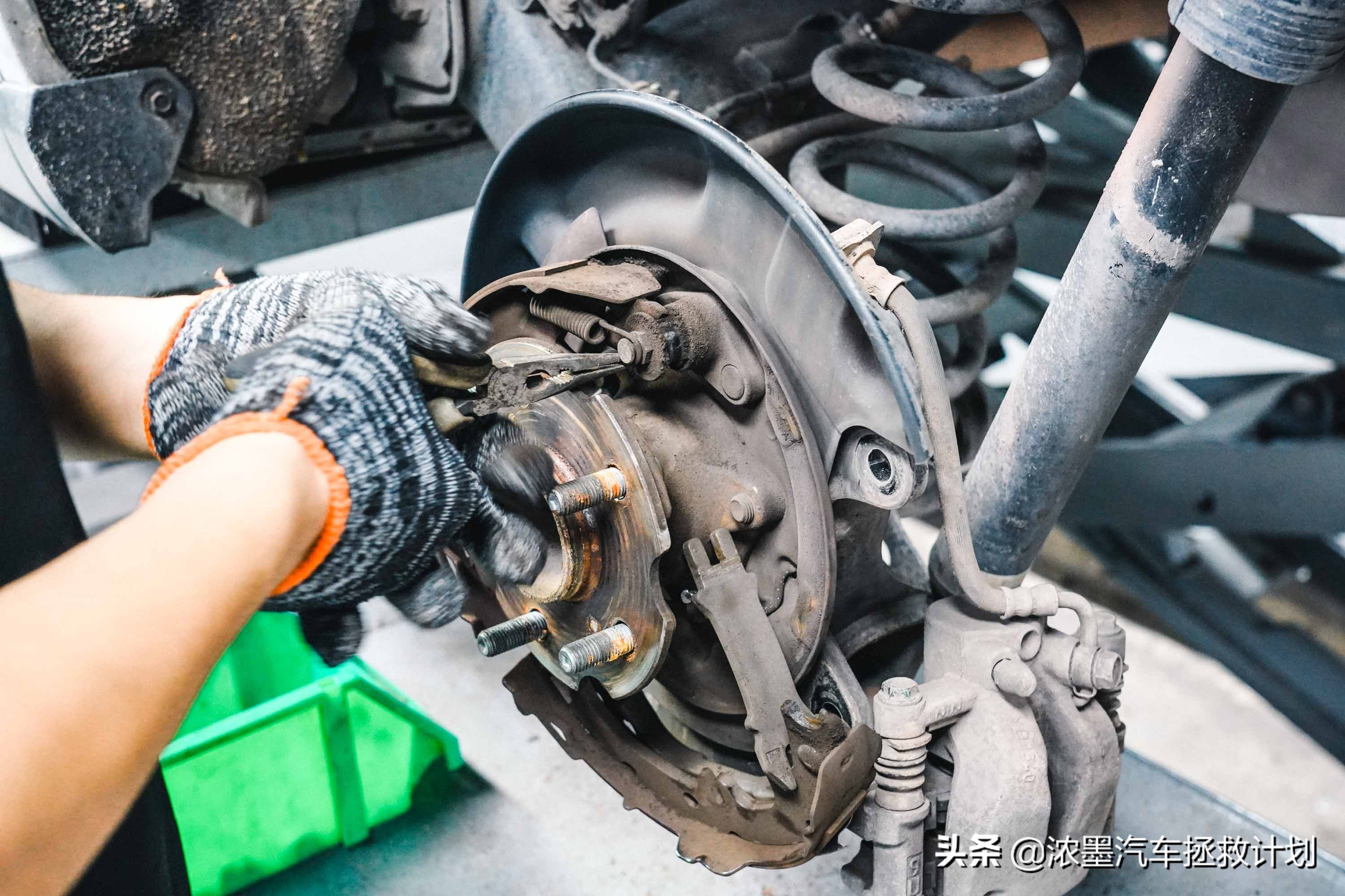 一代经典丰田普瑞维亚,丰田普瑞维亚依然经典