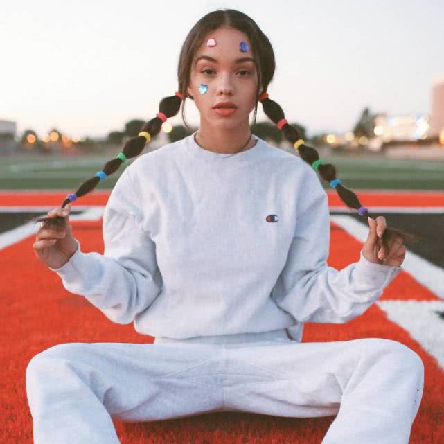 阿迪和耐克哪个鞋穿着最舒服,nike和阿迪达斯哪个更潮