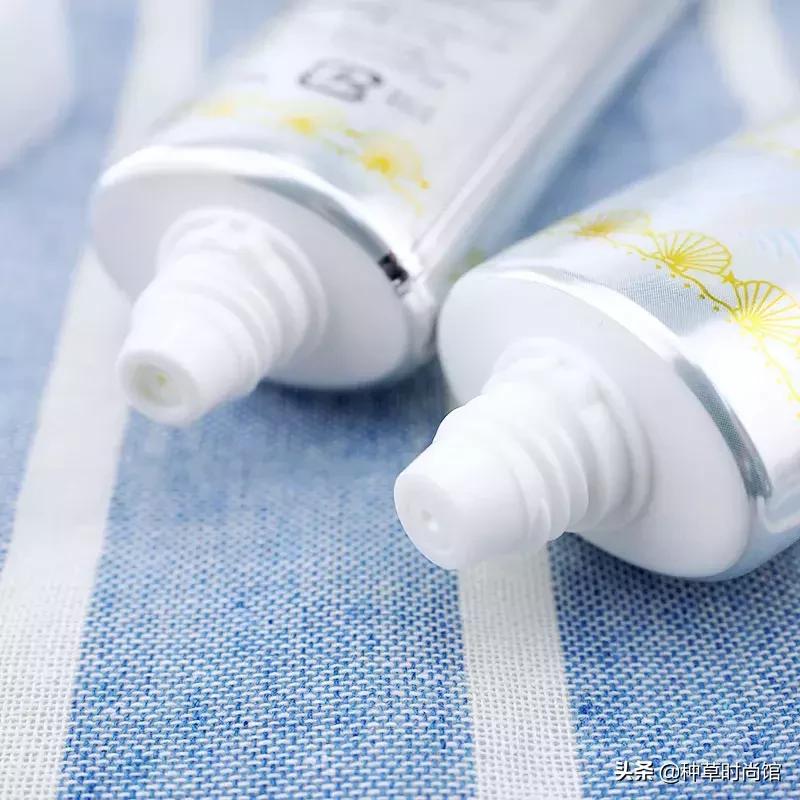 妆前涂太多底妆会怎样,妆前底妆少