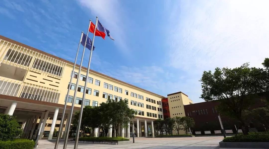 西大附中浐灞中学师资力量,西大附中学校环境