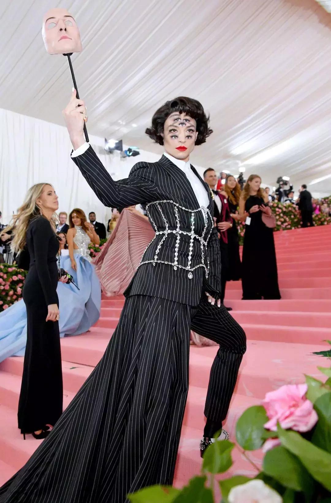 MetGala｜他们都在骗你，今年时尚奥斯卡的主题，是中国古代神话