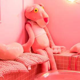 双色的双层小店，晚上有满天星星，呆足一天也不够