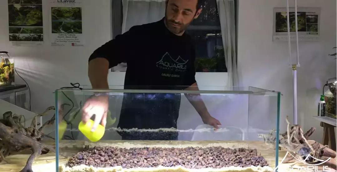 草缸造景教程：这个缸居然能装下一头“犀牛”？