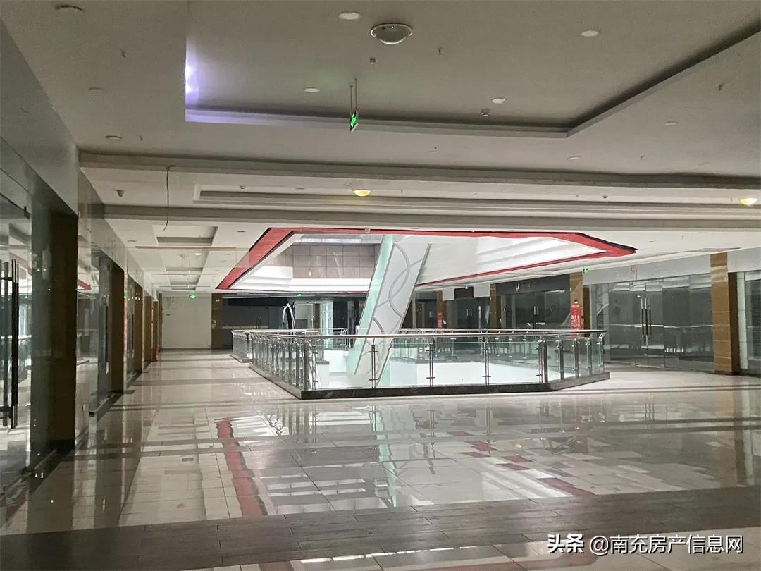 嘉陵区比较繁华商业区,商业不足