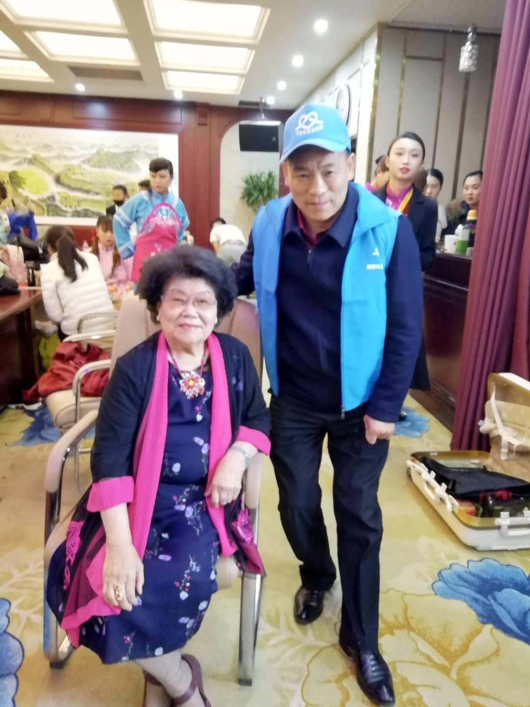 中国梦劳动美工会情河南省总工会等单位送戏进京慰问河南务工人员