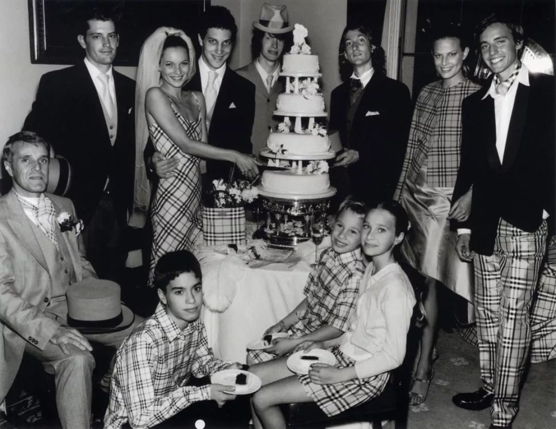 burberry哪个平台买,burberry为啥要变白标