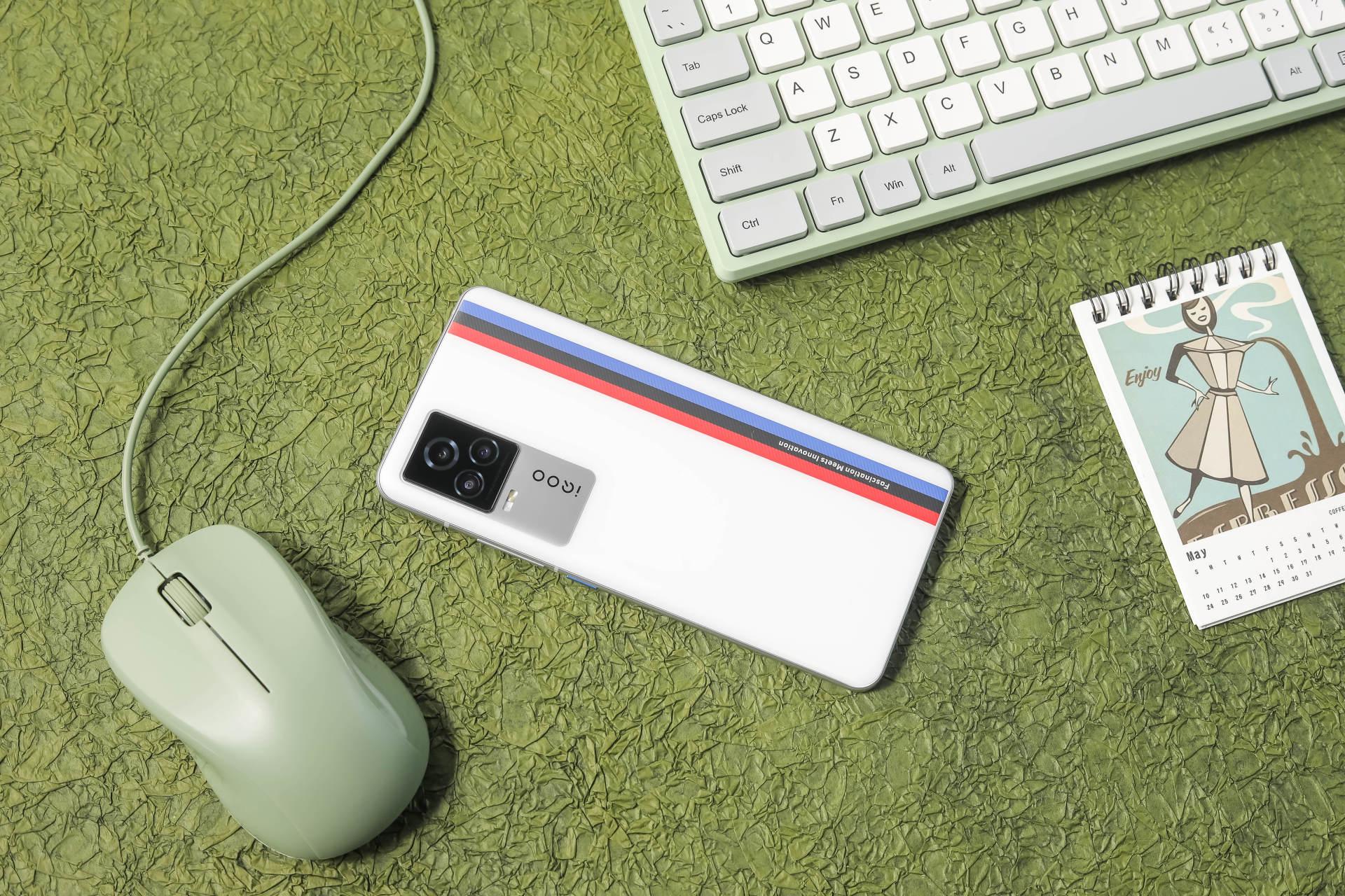 iqoo22.5瓦快充有多快,iqoo355w的超快闪充技术