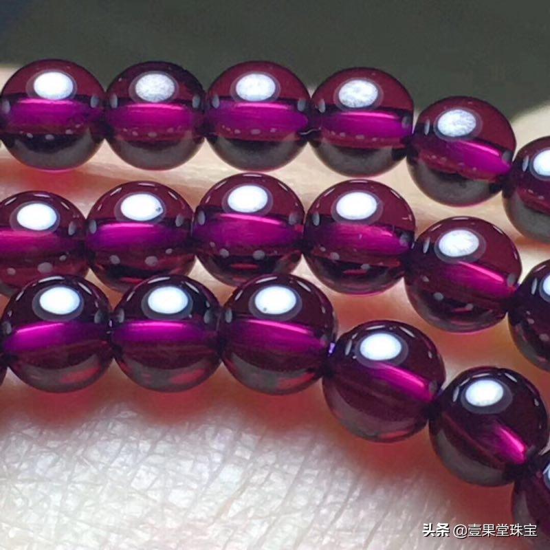 今天听我说神秘而又美丽的“紫牙乌”——石榴石