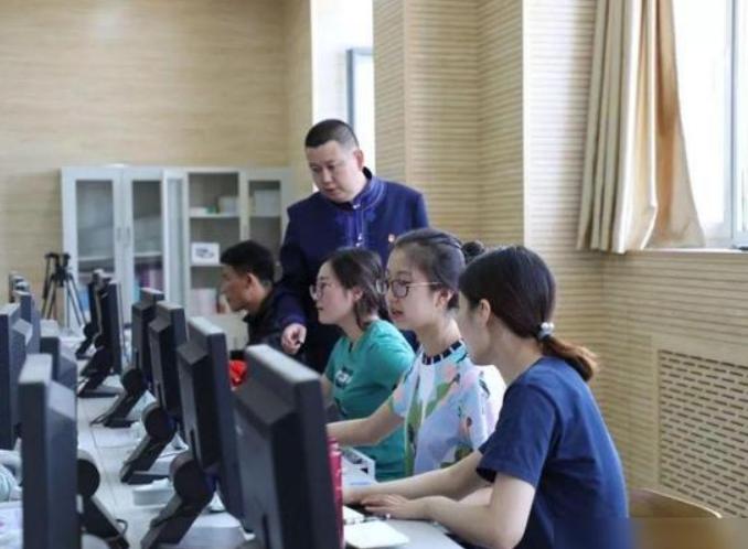 张雪峰谈四级计算机证书作用,张雪峰评价计算机二级证