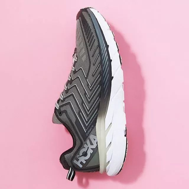 除了NIKE、ADIDAS，女生还有哪些值得入手的运动单品？