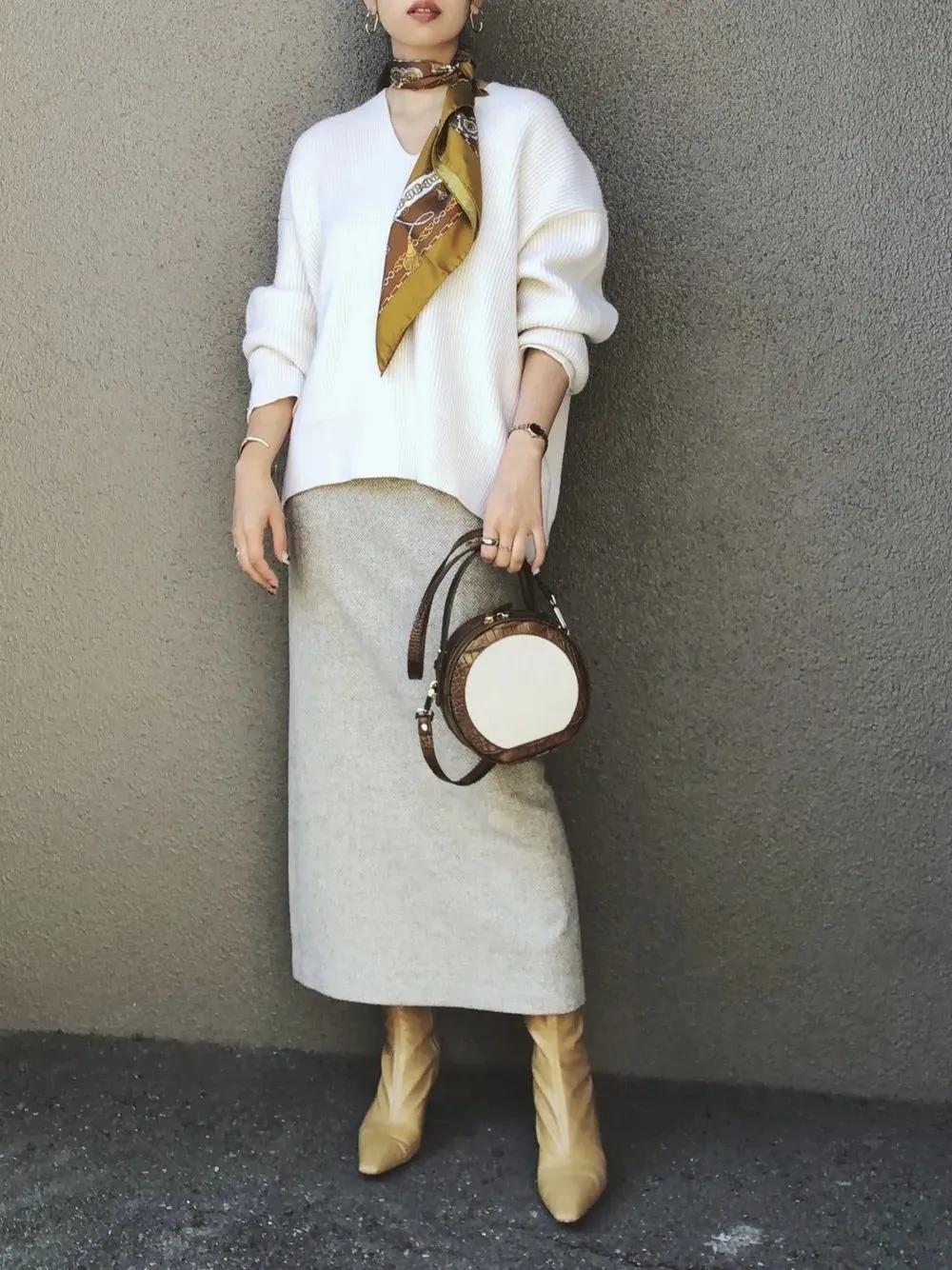 一条丝巾戴出高级感,一条很长的丝巾怎么穿搭