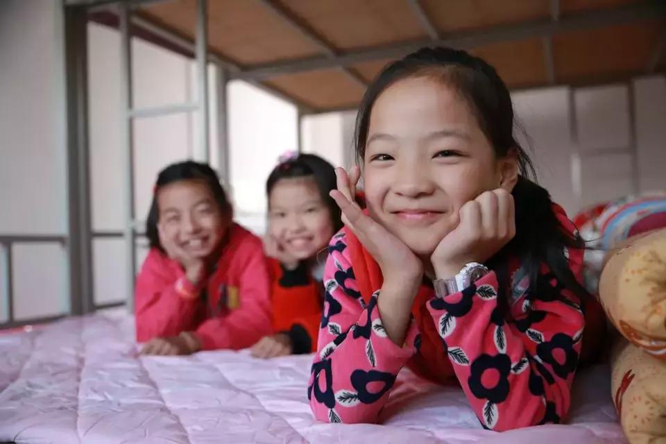 80后校长用三句话救活“三无学校”，改变山区孩子的命运