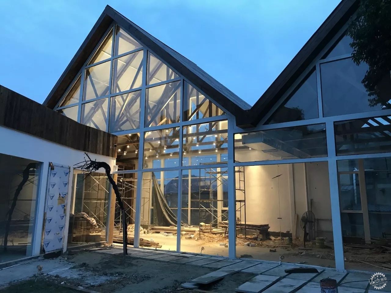 sasa，西西，设计师老王和三圣乡的“亲家DearHome”