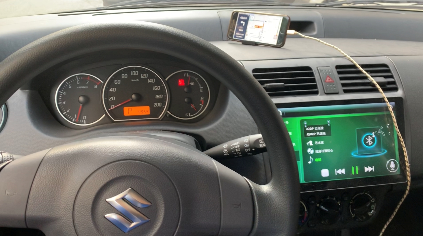 试驾长安铃木雨燕,长安新款雨燕