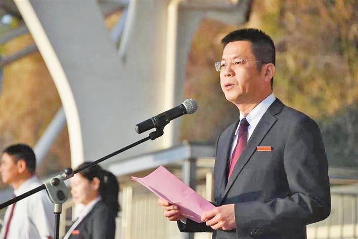 铆足牛劲，成为了不起的自己！开学典礼上深圳高中校长金句频出