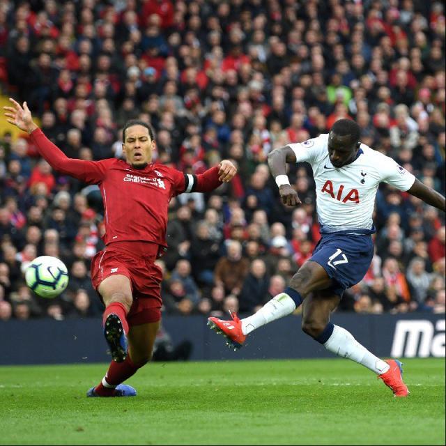 边后卫如何一防二,中后卫如何贴防