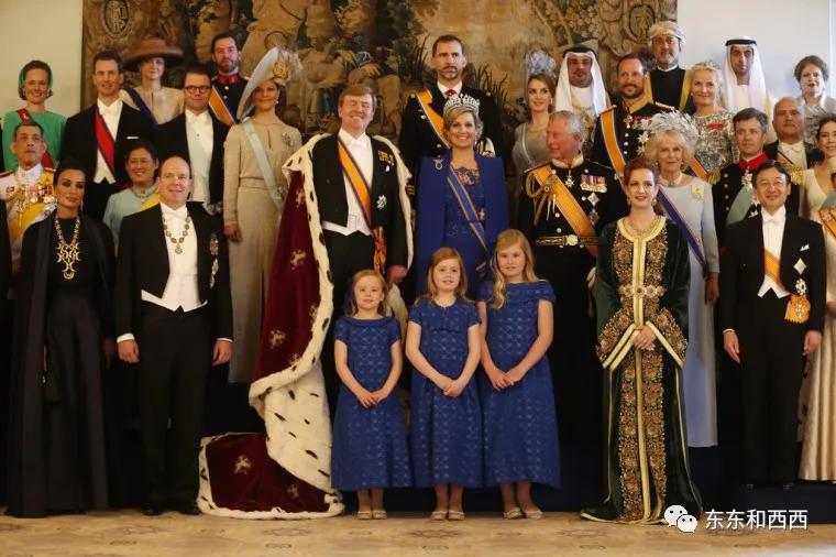 盘点英国女王戴过的王冠,英国女王和凯特戴同样的珠宝