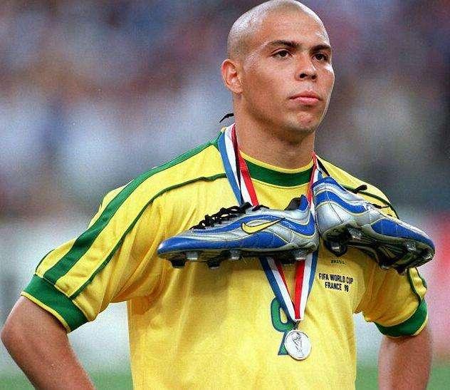 工欲善其事必先利其器硬笔行书,nike公认脚感最好的足球鞋