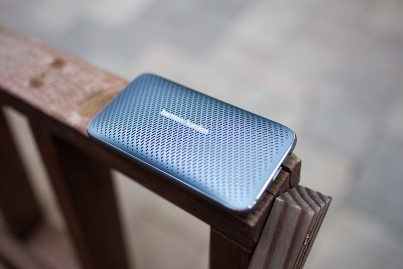 开箱旅行伴侣：哈曼卡顿ESQUIREMINI2