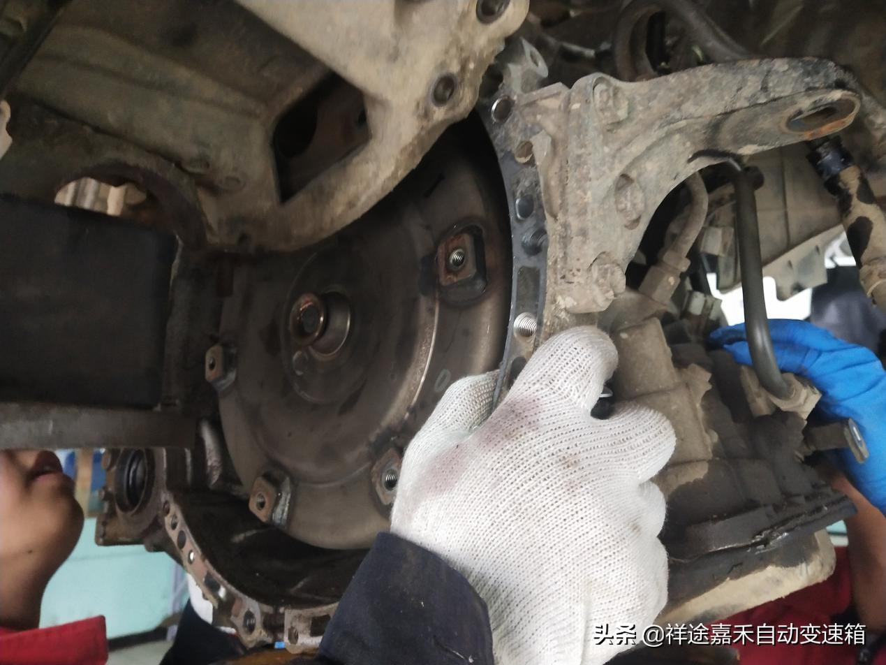 凯美瑞换挡打滑维修,丰田凯美瑞变速箱上挡偶尔打滑