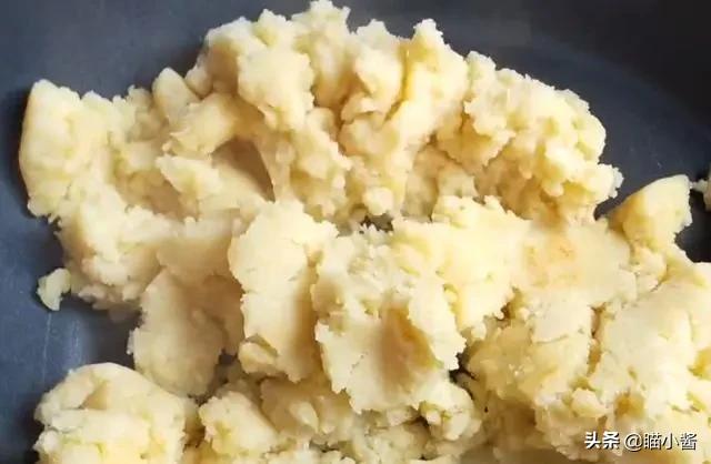 如何在家自制绿豆糕,自制绿豆糕家庭版不去皮做法