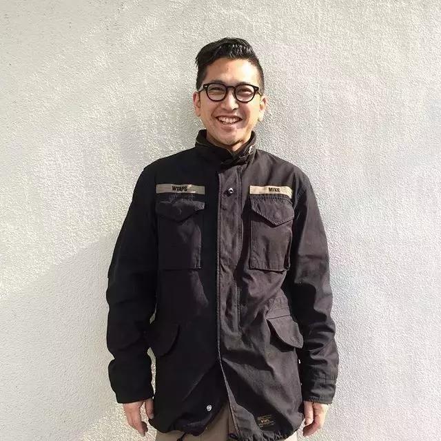 今天余文乐老师要为你们上一堂军装搭配课,答应我要好好学习哟!