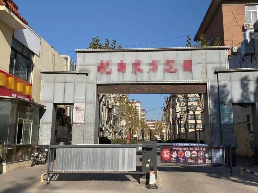 买个小花、刷个游艇，换来一句“谢谢你”，他究竟图个啥？丨今晚九点半