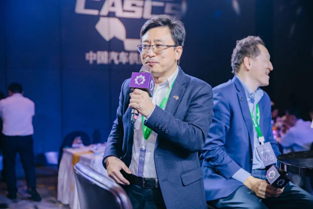 芯片有多紧缺？该上台领奖了，上汽英飞凌老总还忙着打电话调货