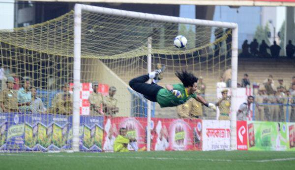 蝎子摆尾足球伊基塔,伊基塔蝎子摆尾裁判吹停比赛