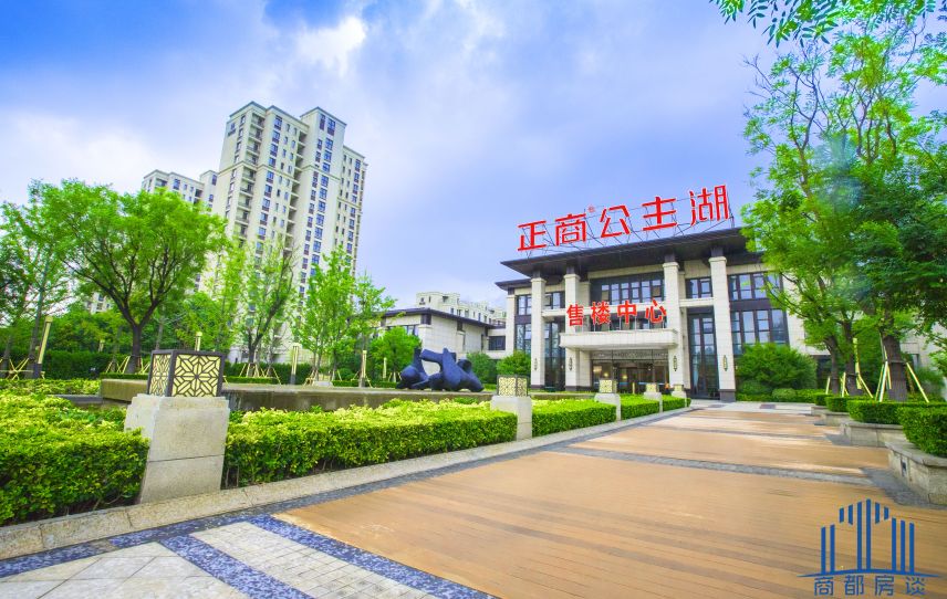 依水而眠只在江南水乡？也许，倾尽心力的内陆湖景更胜一筹