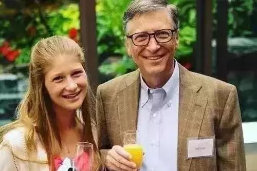 比尔盖茨女儿和乔布斯女儿,世界首富比尔盖茨第二个女儿