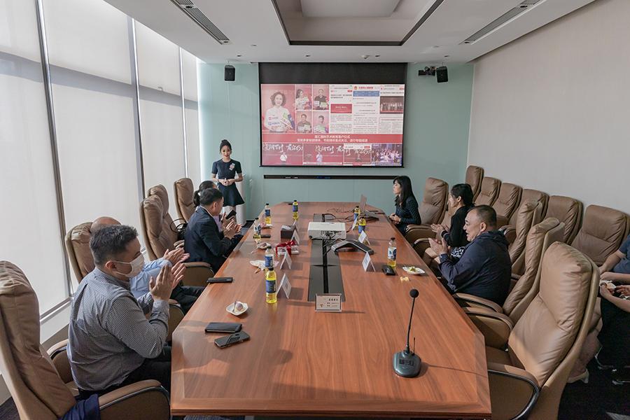 海南交控、省电投一行走访调研富汇国际集团
