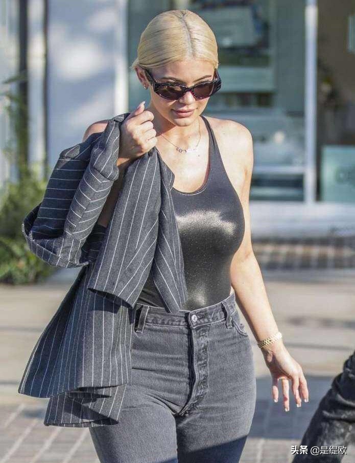 假性胯宽穿什么样的裤子,真假胯宽图片对比