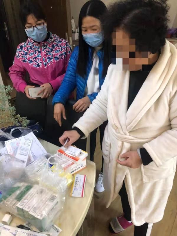 番禺|隔“墙”不隔“心”!桥南街为居家隔离群众提供“保姆式”专项医疗服务