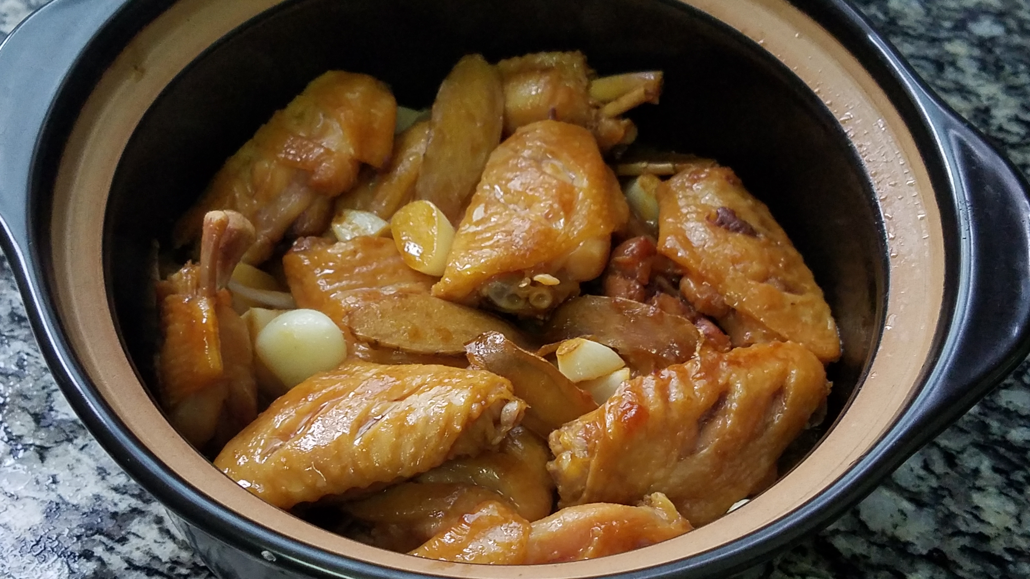 香喷喷的烤鸡奥尔良鸡翅,在家也能做香喷喷的鸡翅包饭