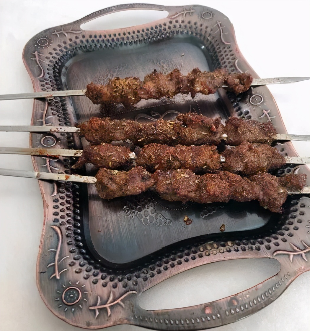 新疆大盘鸡必吃十大特色菜,南北疆美食大盘鸡